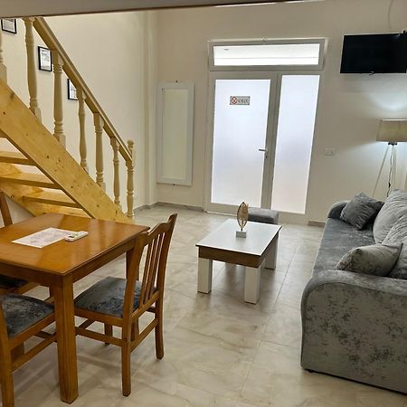 Troy Aparthotel Durrës Esterno foto