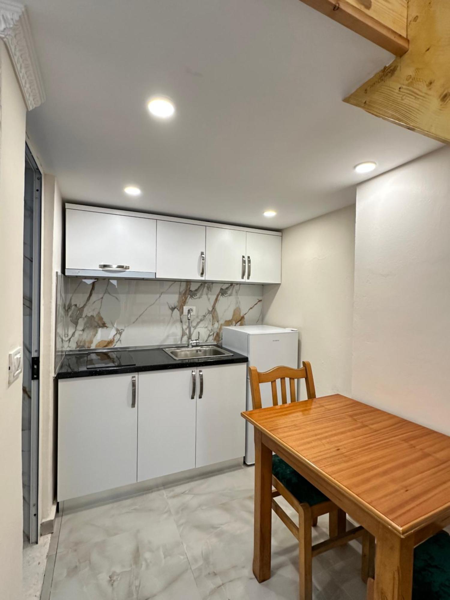 Troy Aparthotel Durrës Esterno foto