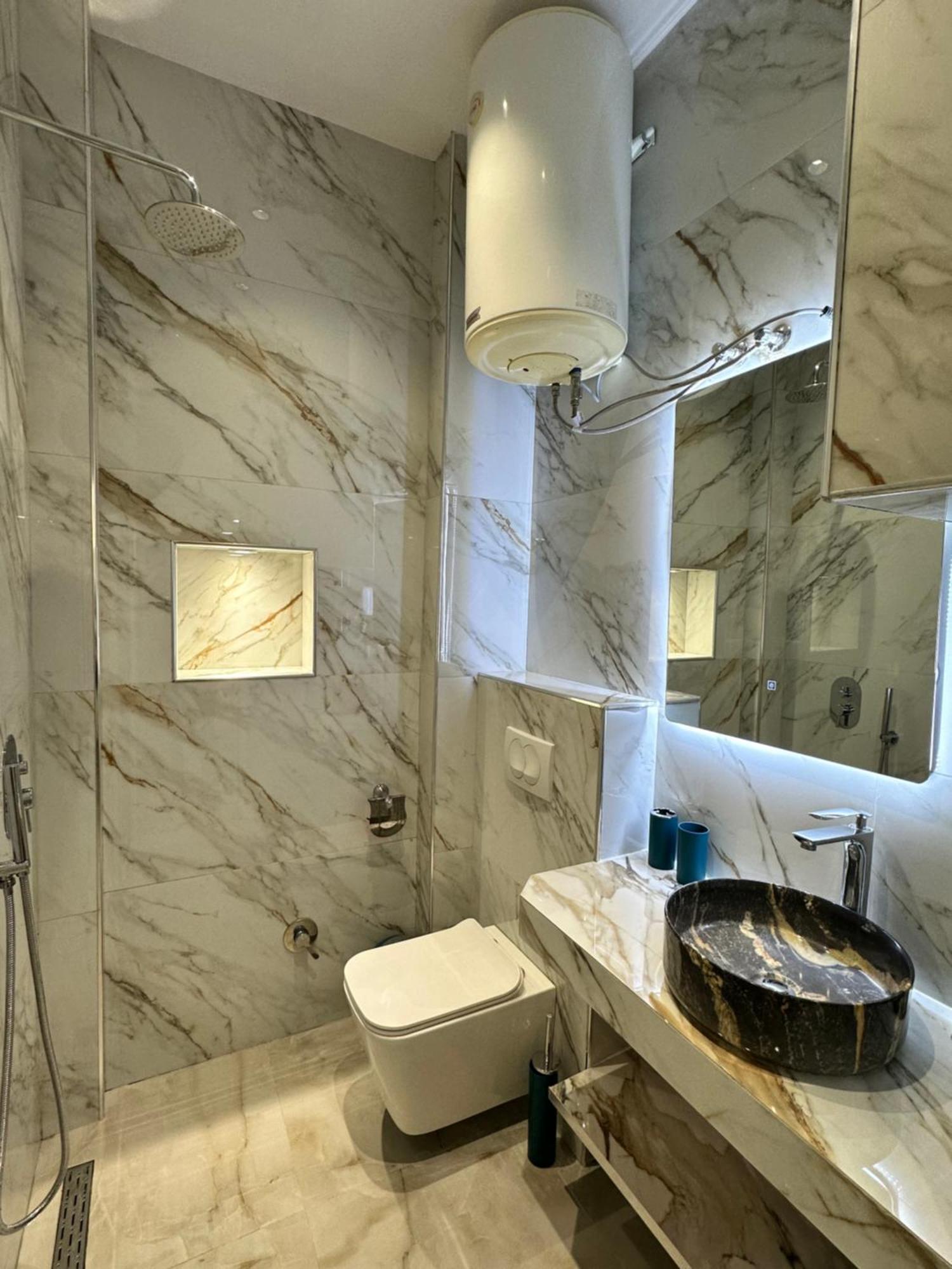 Troy Aparthotel Durrës Esterno foto