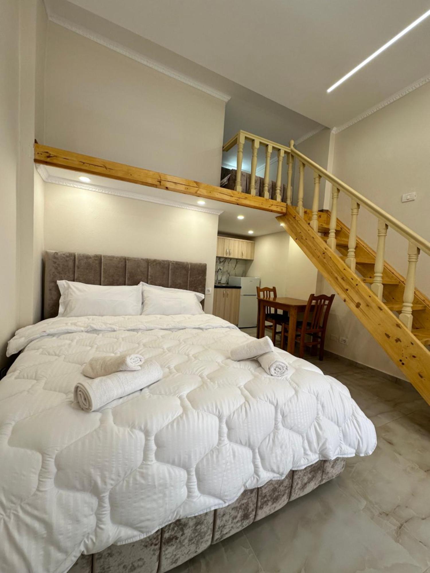 Troy Aparthotel Durrës Esterno foto