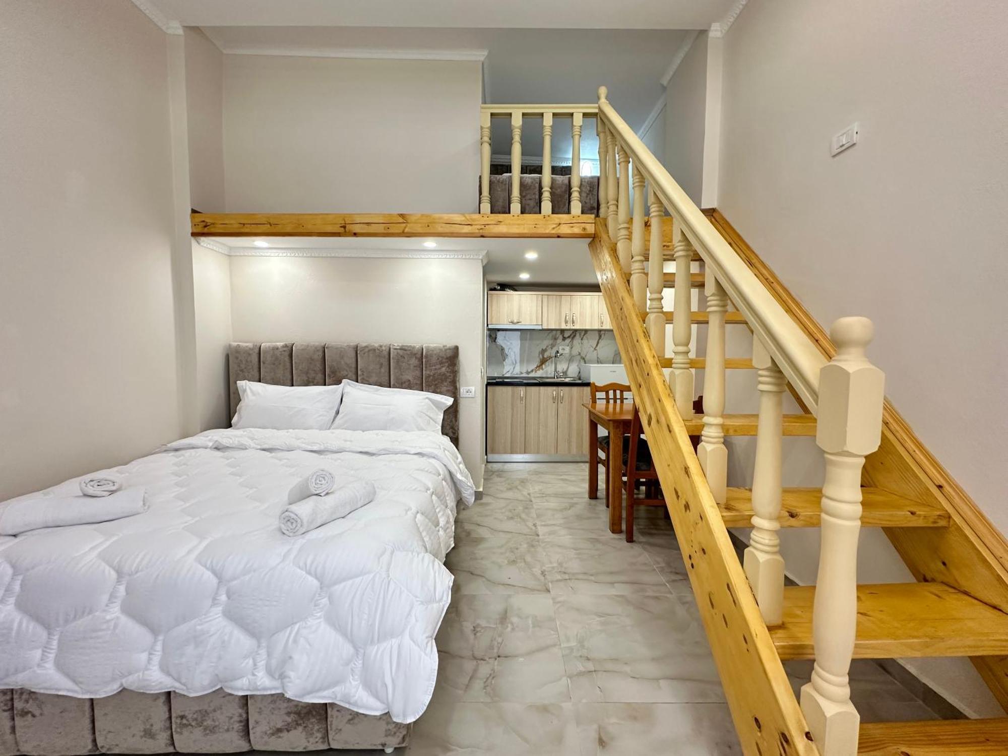 Troy Aparthotel Durrës Esterno foto