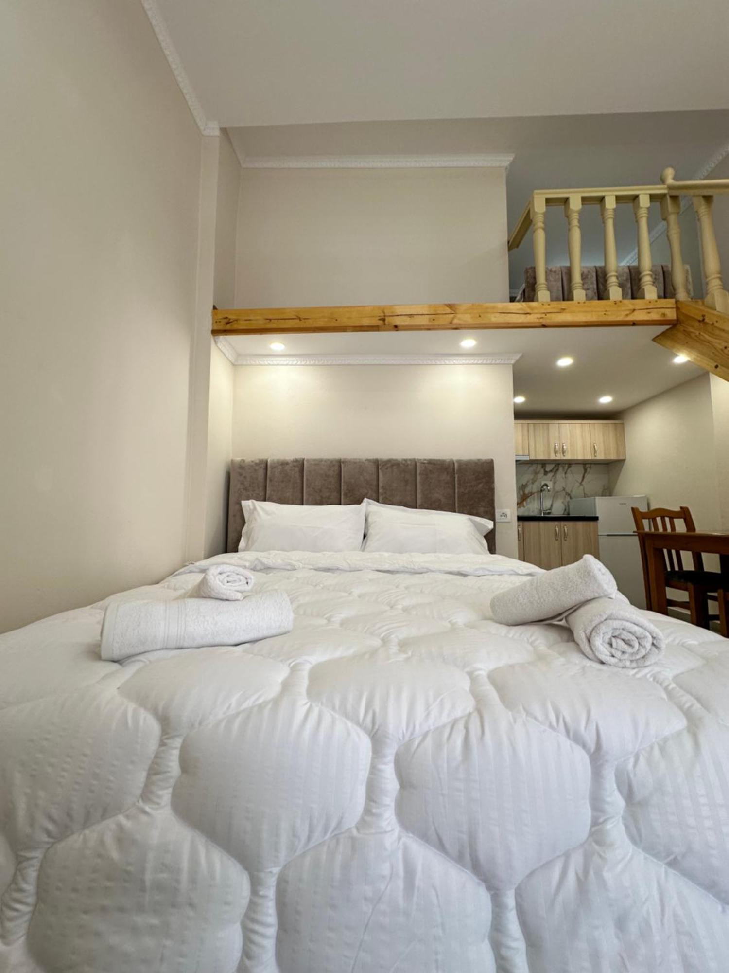 Troy Aparthotel Durrës Esterno foto