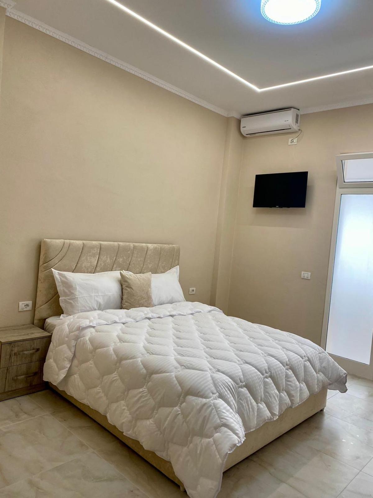 Troy Aparthotel Durrës Esterno foto
