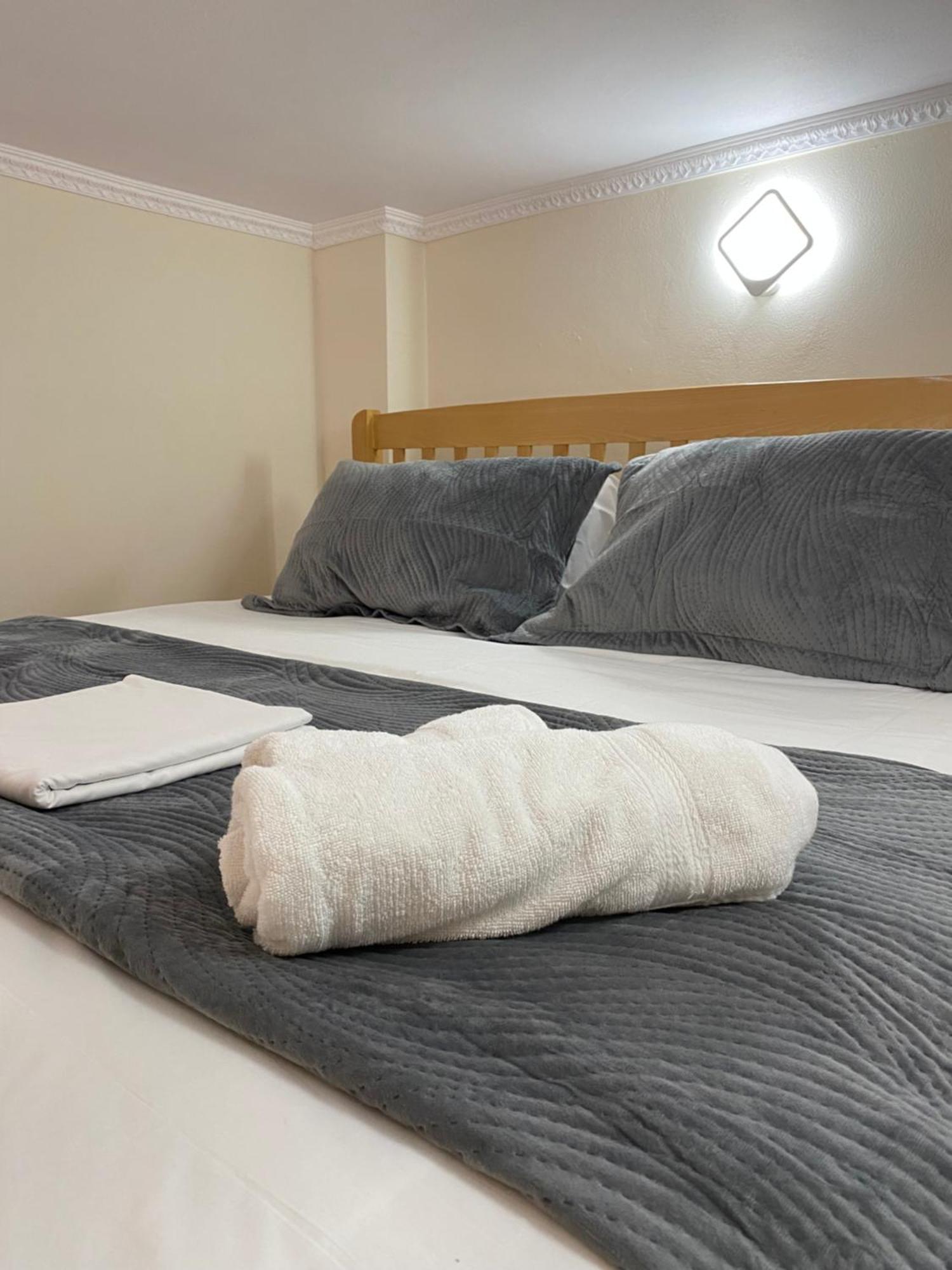 Troy Aparthotel Durrës Esterno foto