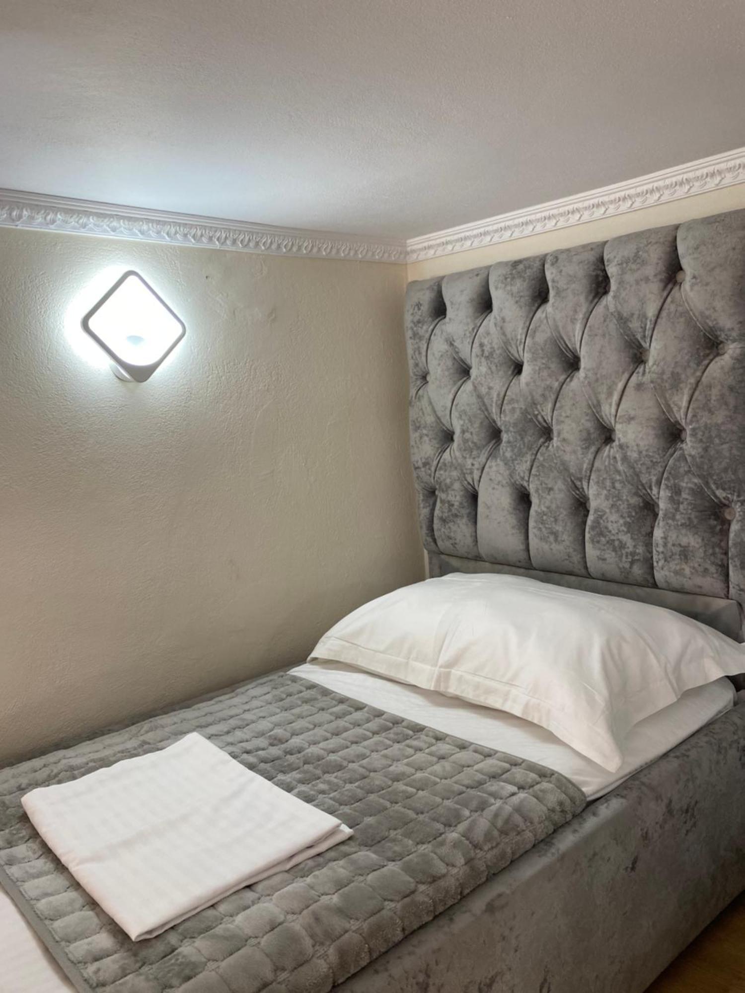 Troy Aparthotel Durrës Esterno foto