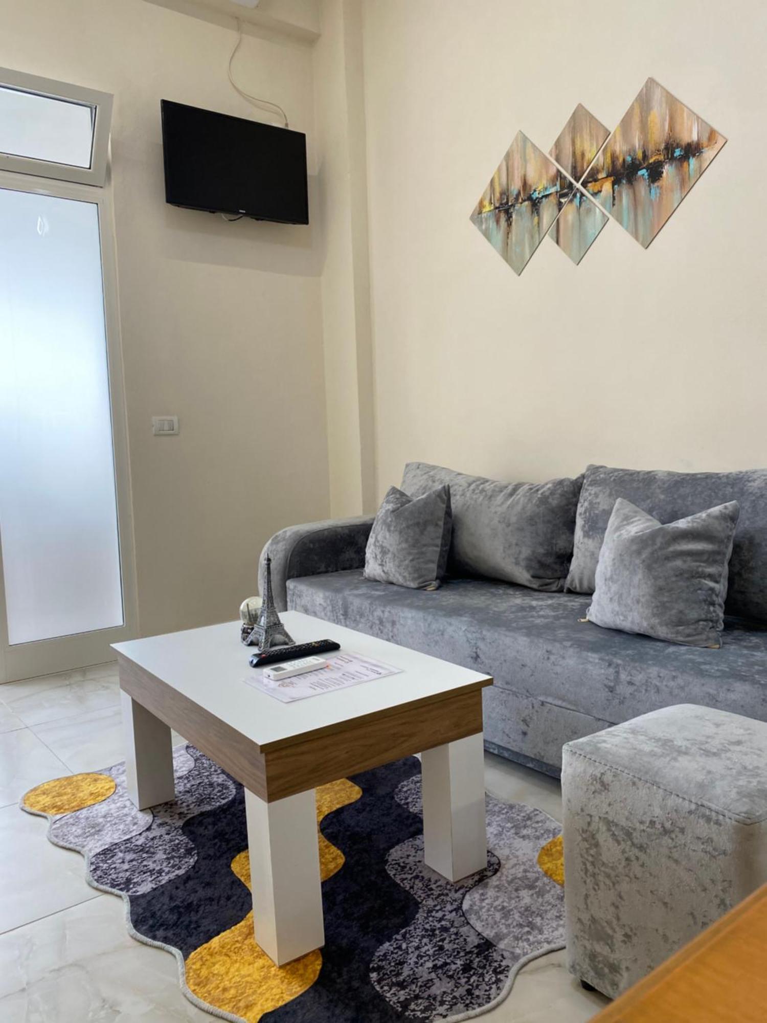 Troy Aparthotel Durrës Esterno foto