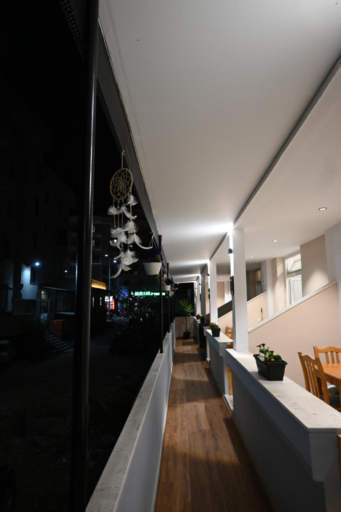 Troy Aparthotel Durrës Esterno foto