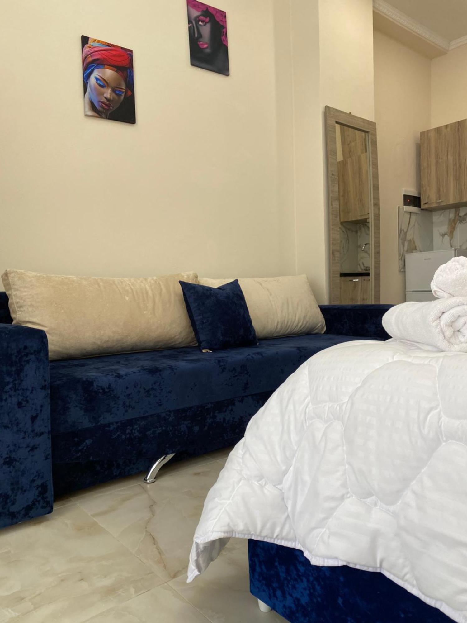Troy Aparthotel Durrës Esterno foto