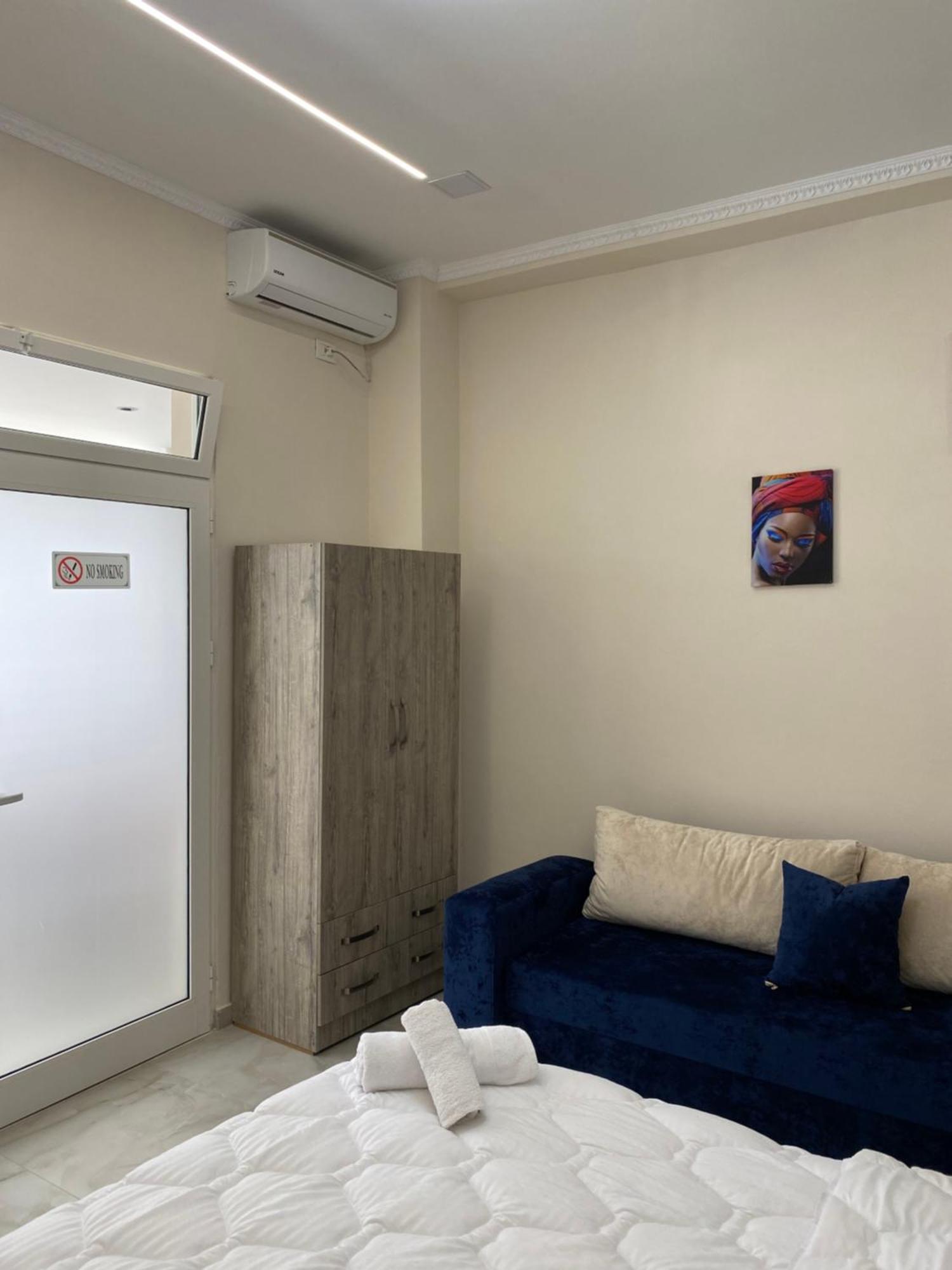 Troy Aparthotel Durrës Esterno foto
