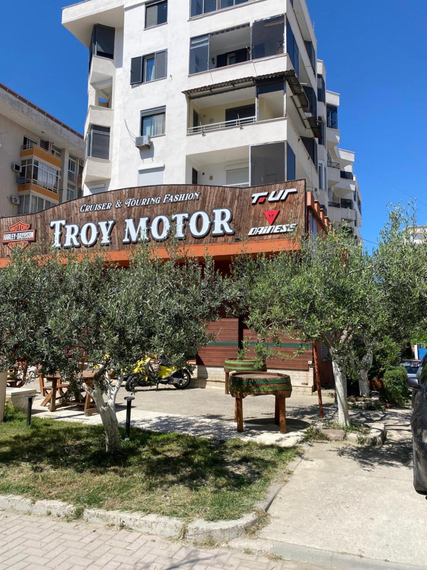 Troy Aparthotel Durrës Esterno foto
