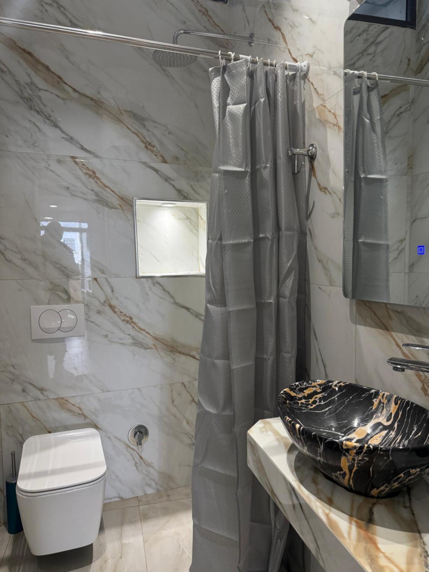 Troy Aparthotel Durrës Esterno foto